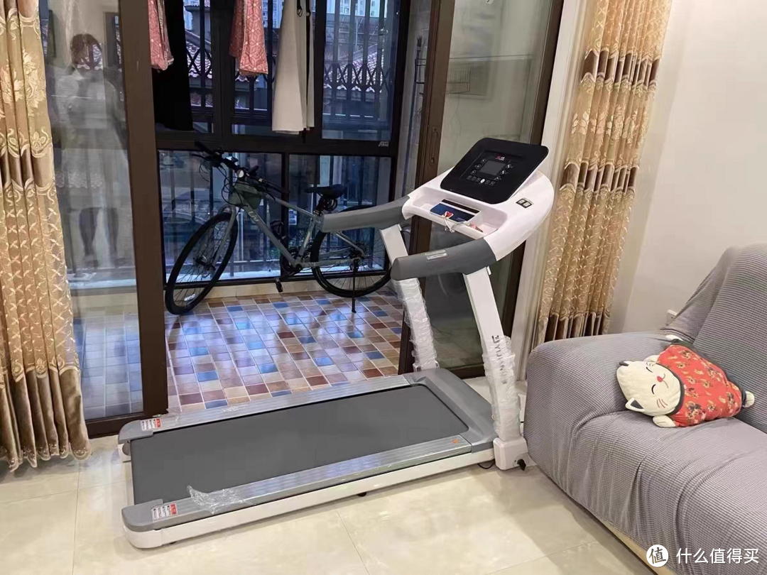 可折叠还能减震的跑步机